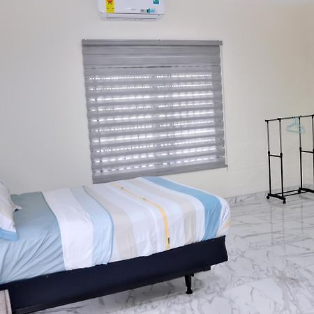 Queens Place Otel Akra Dış mekan fotoğraf