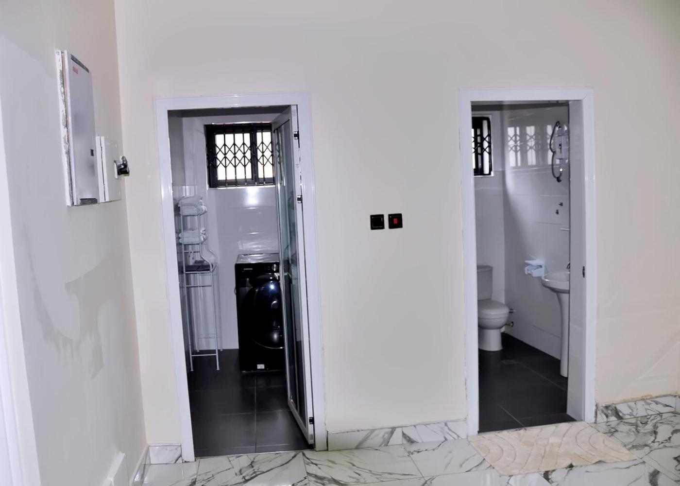 Queens Place Otel Akra Dış mekan fotoğraf