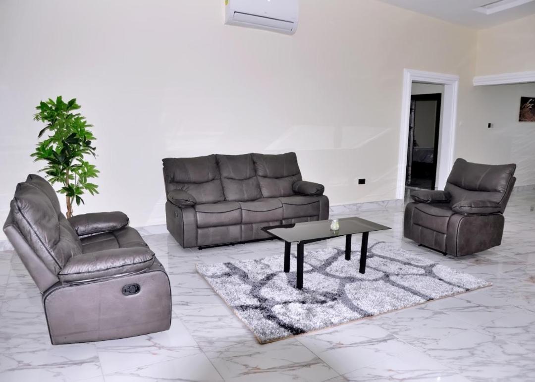 Queens Place Otel Akra Dış mekan fotoğraf